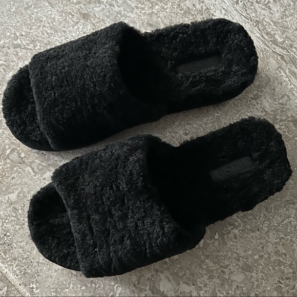 VINCE Real Fur Slide Sandals Cozy Slippers in Black, Size 7M New w/o Box - Picture 4 of 6